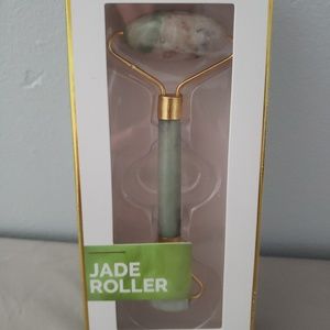 Jade Roller- By Lindo